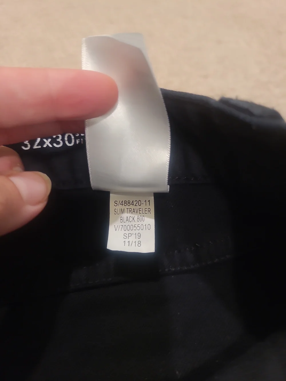 Banana Republic Traveler Jeans Mens 32x30 Black Slim Tapered Stretch Dark Wash